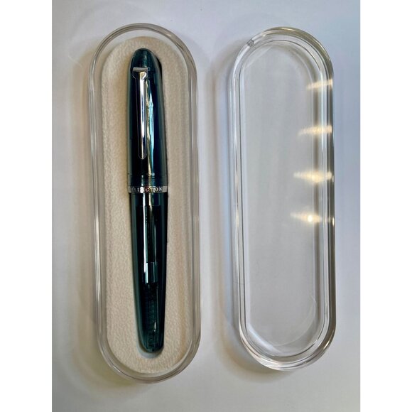 Ellington Pens Fountain Pen Clarity Transparent Blue Fine Nib NEW - Picture 4 of 5